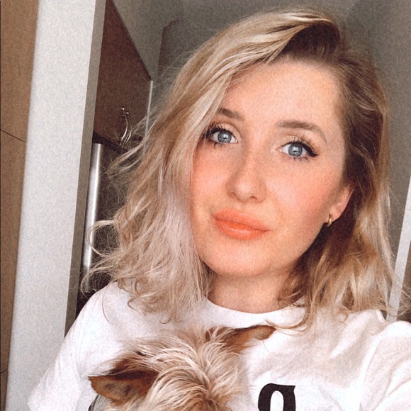 Meet your Posher, Sara - Picture 1 of 1